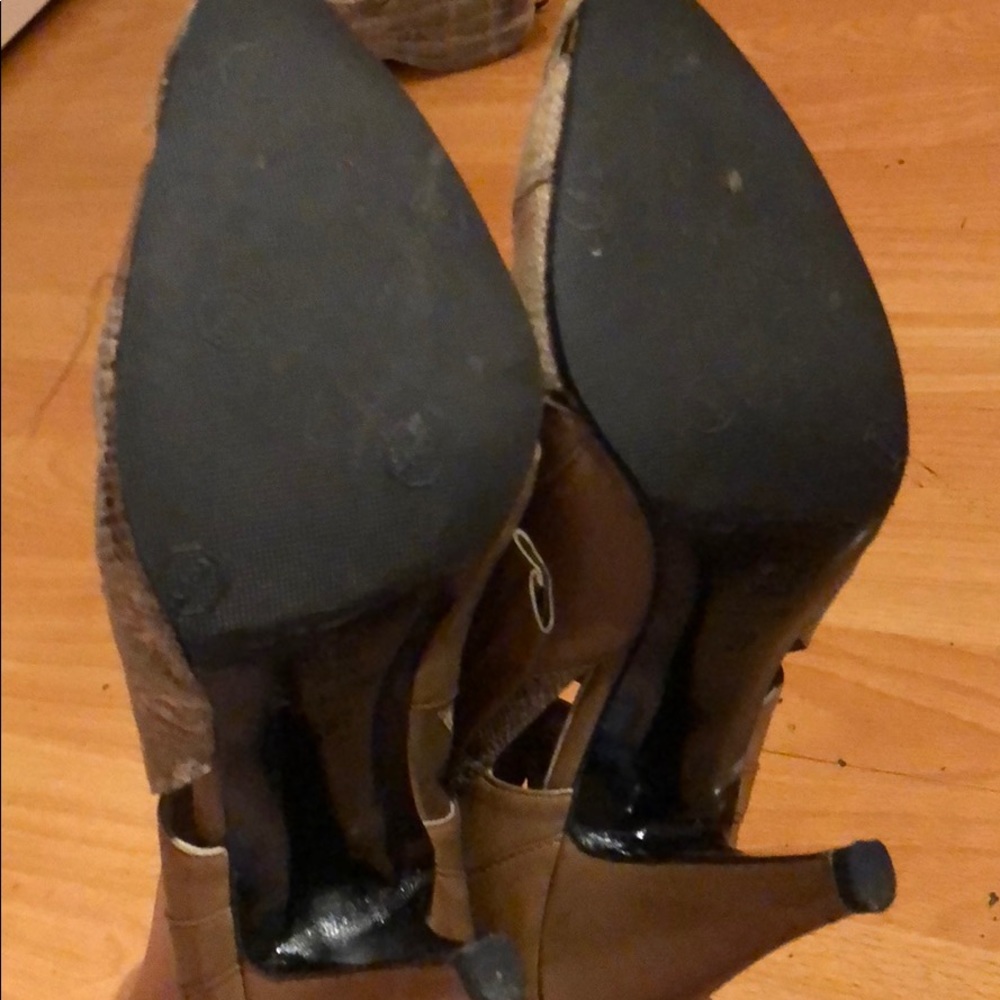 heels - Picture 4 of 5